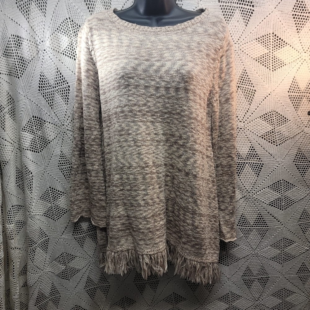 Valerie Steven's marbled knit long sleeve sweater with fringe. Size large.